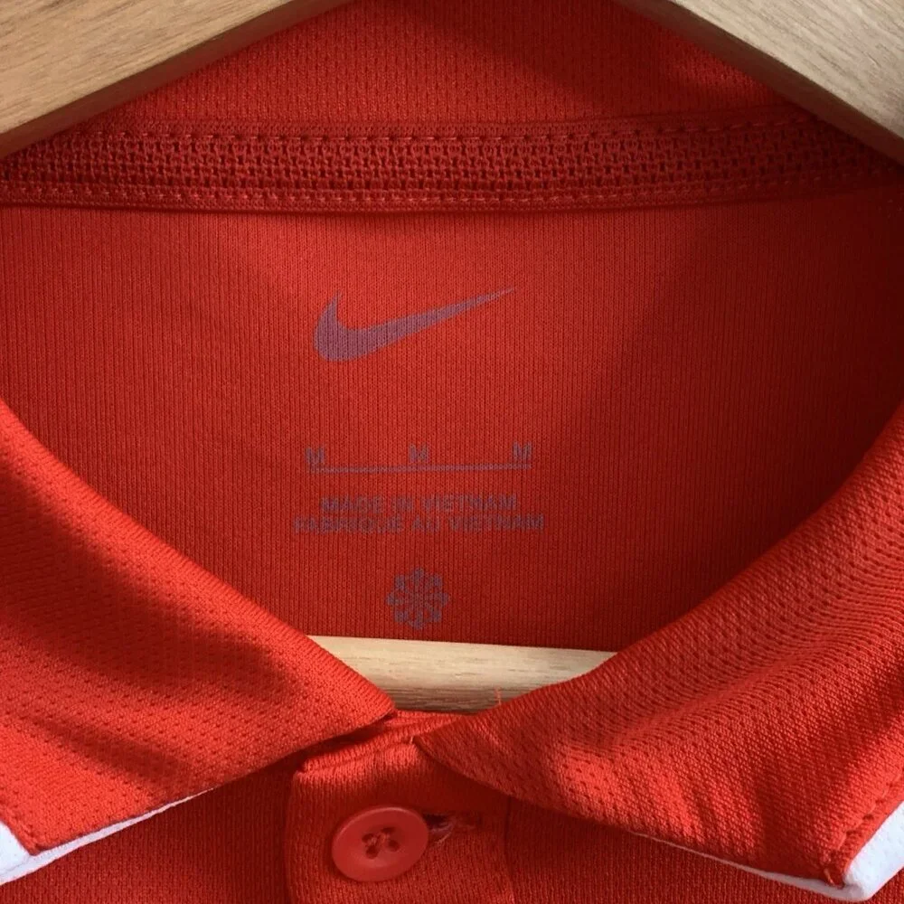 Nike Shirt Men’s Medium Red Polo Collared Sweat Wicking Athleisure Golf Tennis